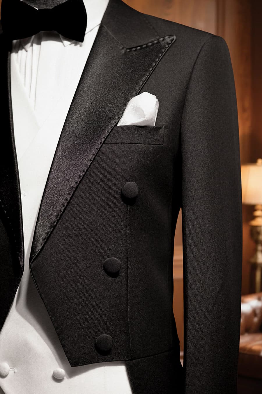 Bộ Vest Đen Đuôi Tôm 2