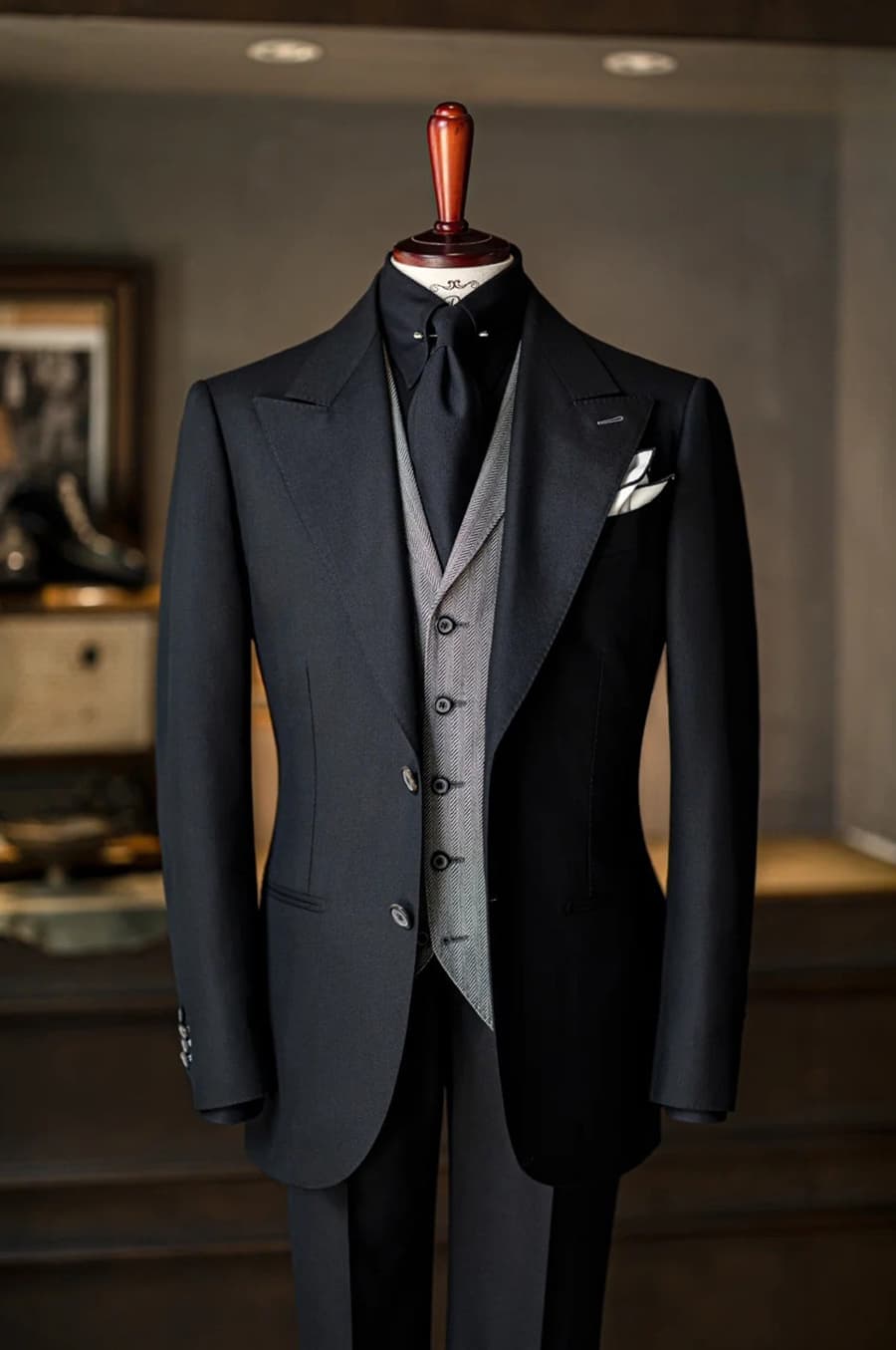 Bộ Vest Đen Ve Ngược 1