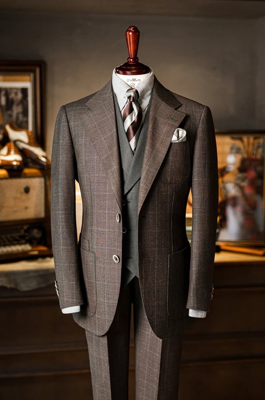 Bộ Vest Caro Nâu Đậm 1