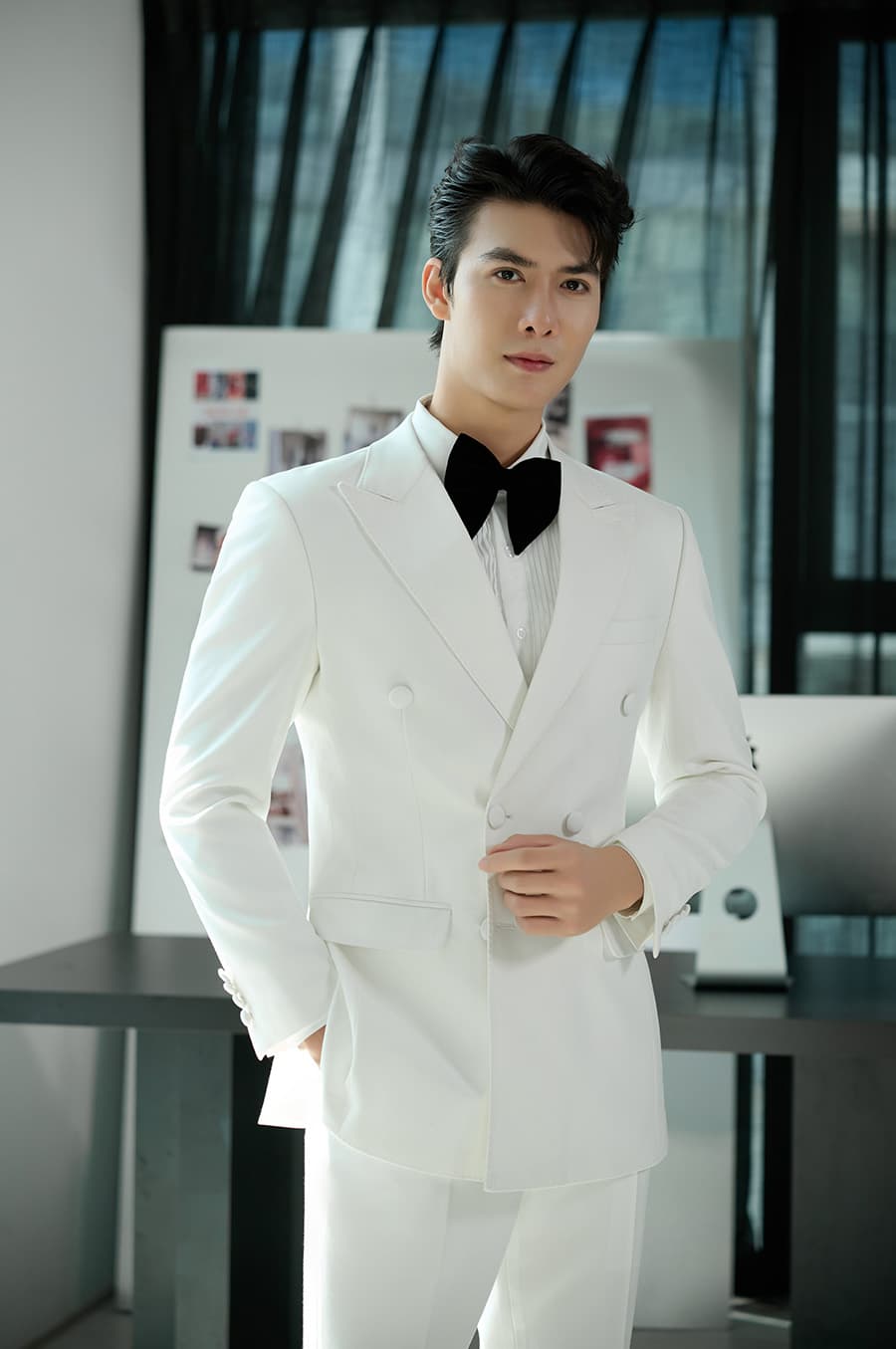 Bộ Vest Trắng 6 Cúc 1