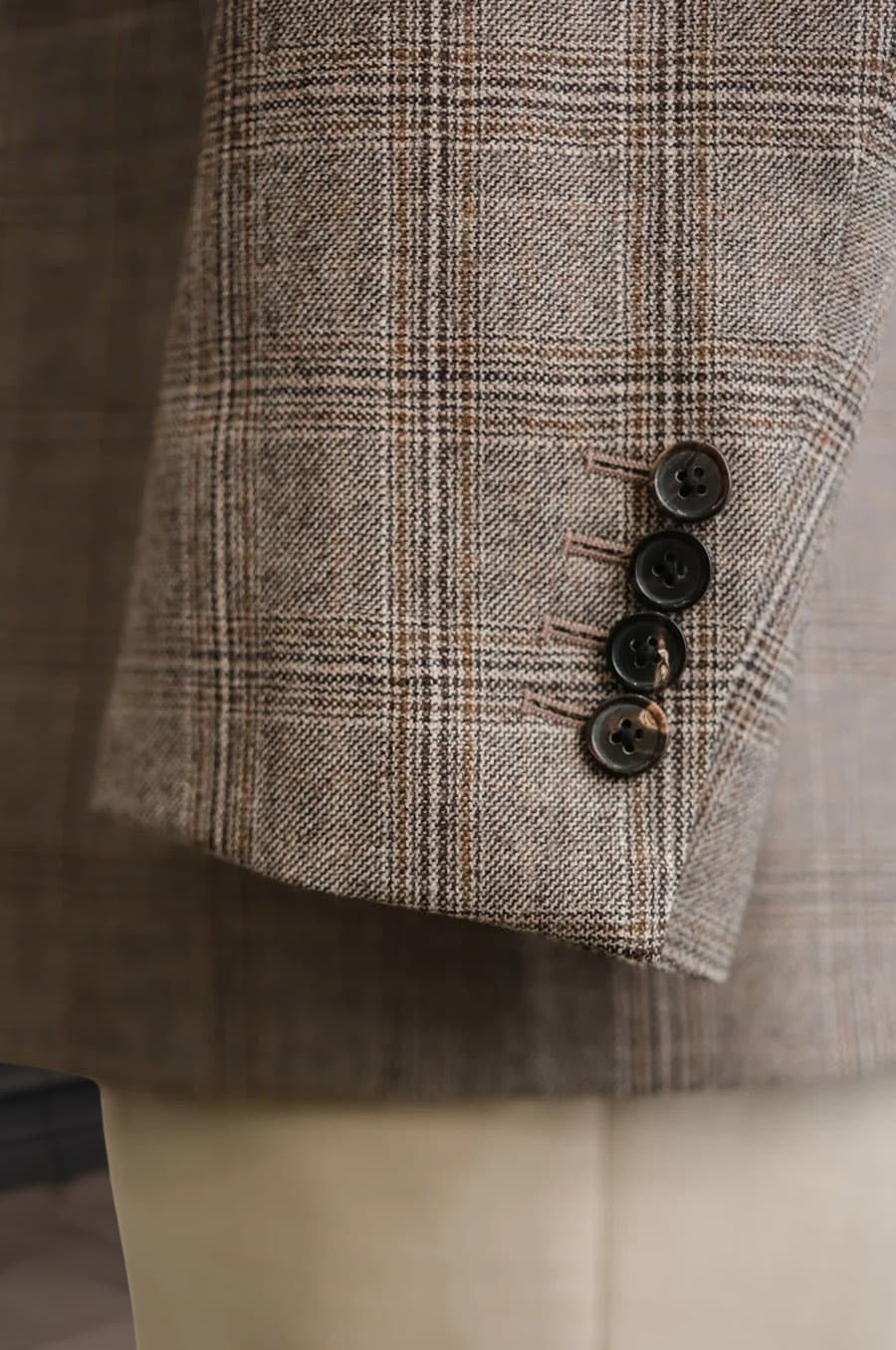 Bộ Vest Caro Nâu Nhạt 2