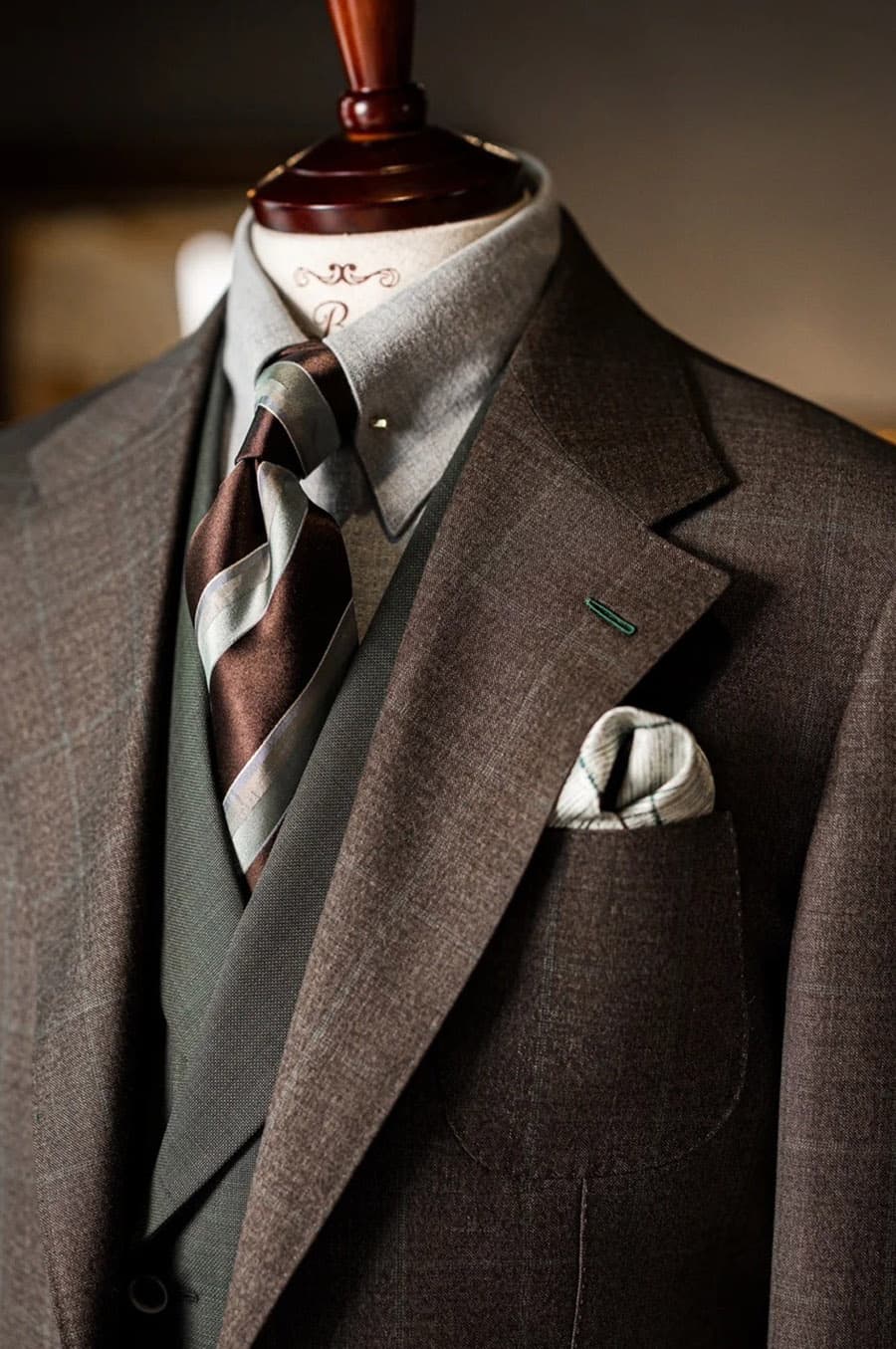 Bộ Vest Caro Nâu Đậm 3