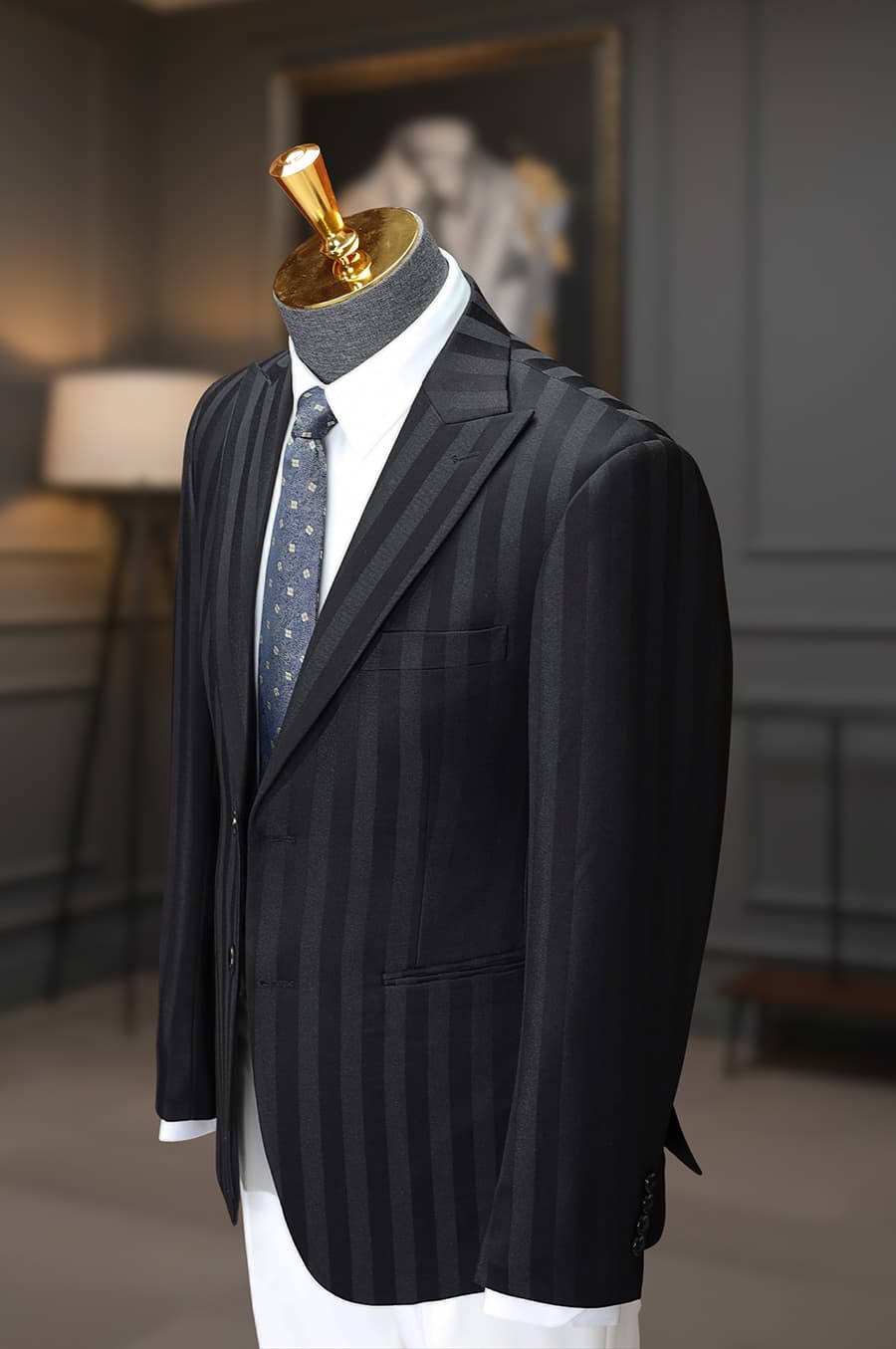 Bộ Vest Sọc Đen To 2