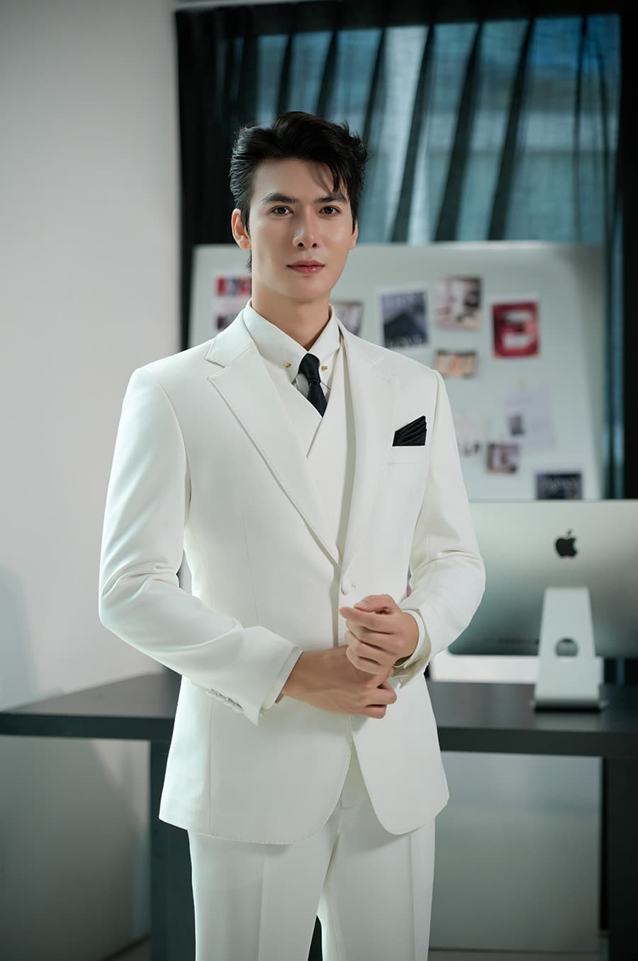 Bộ Vest Trắng 6 Cúc 2