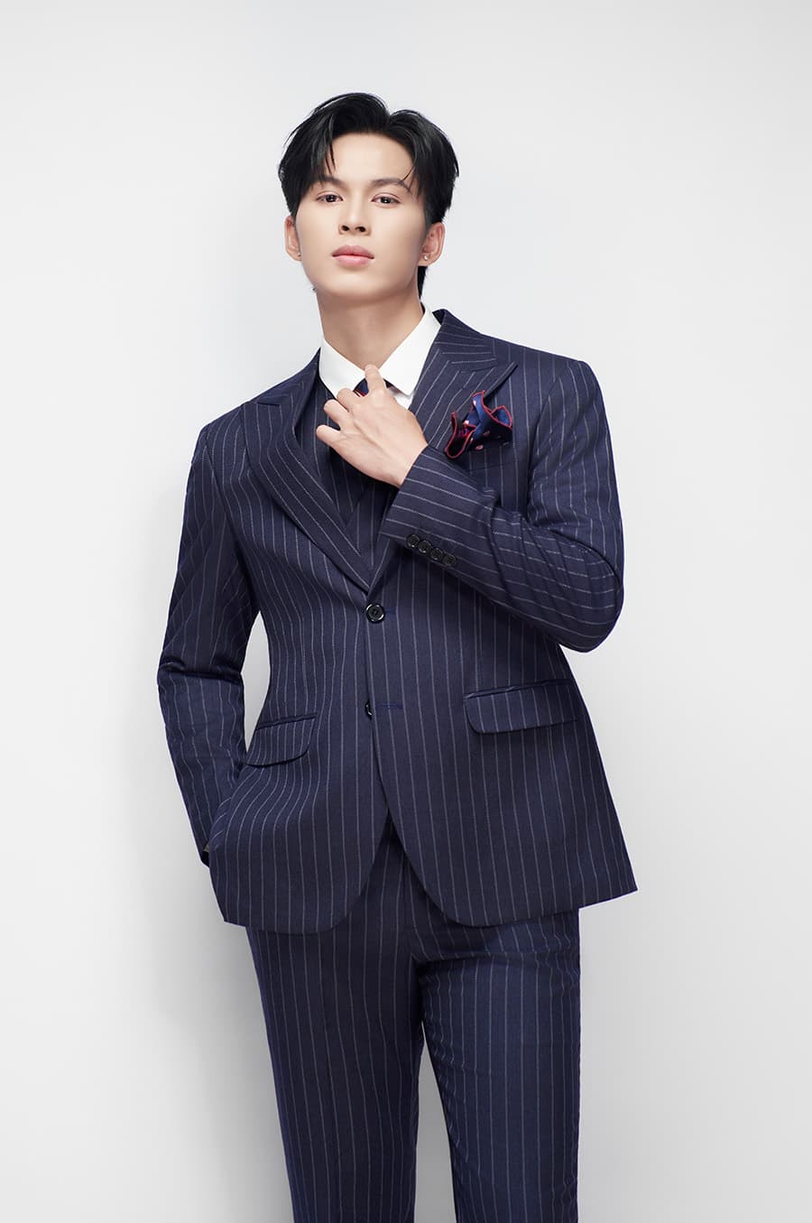 Bộ Vest Xanh Navy Sọc 2
