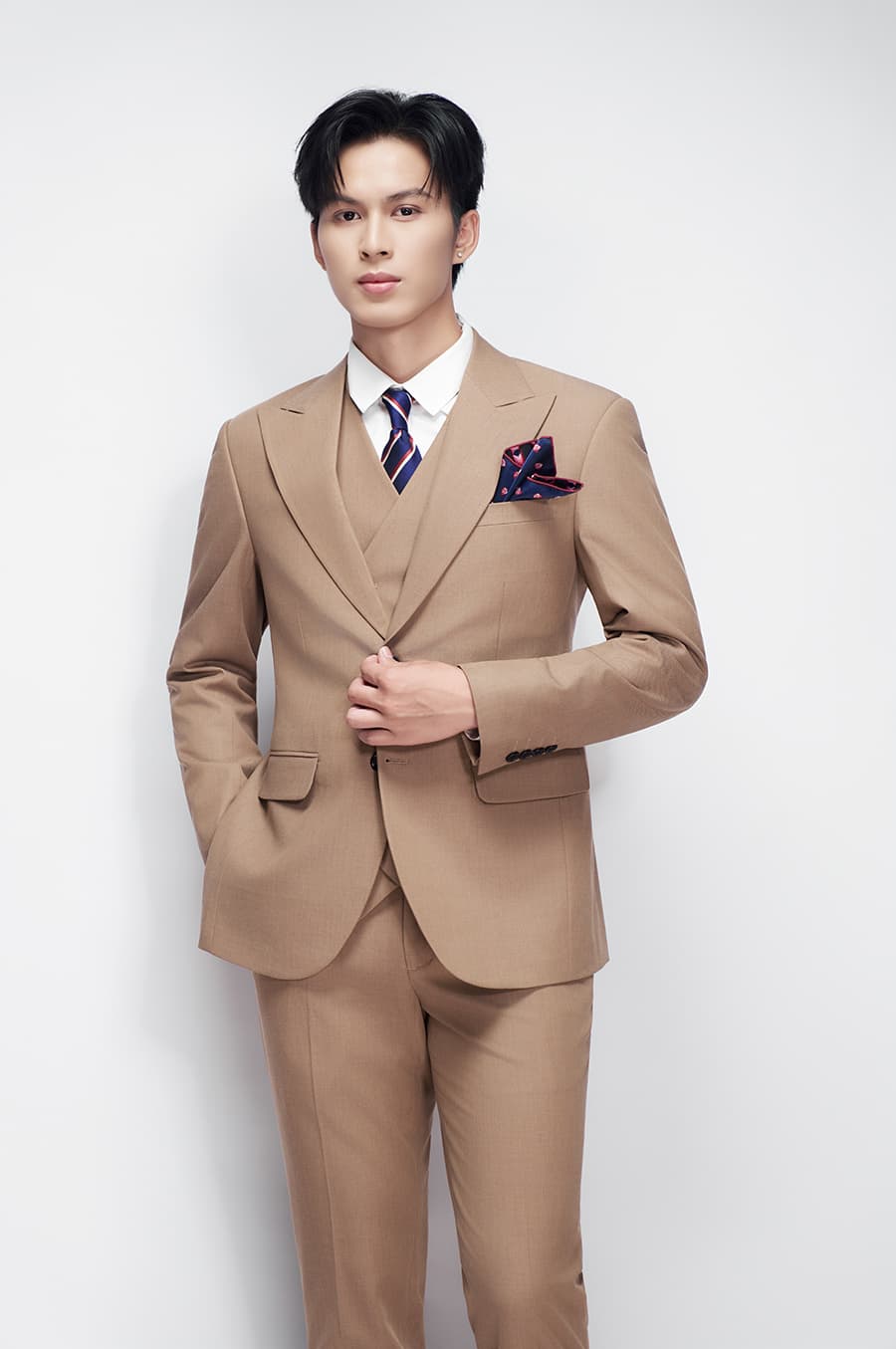 Bộ Vest Be Sáng 2