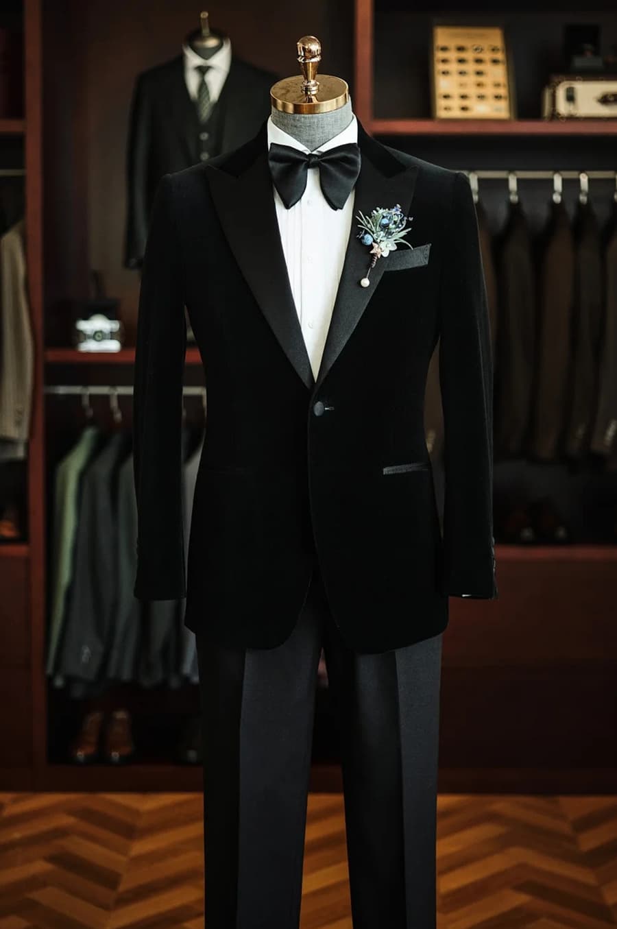 Bộ Vest Đen Nhung Cổ Satin 1