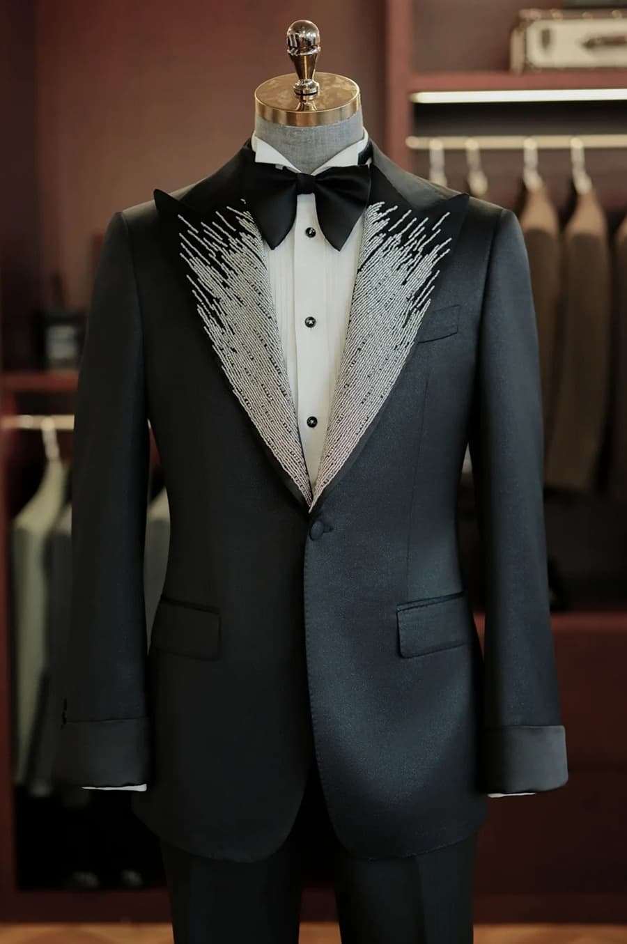 Bộ Vest Đen Thêu Ánh Bạc 1