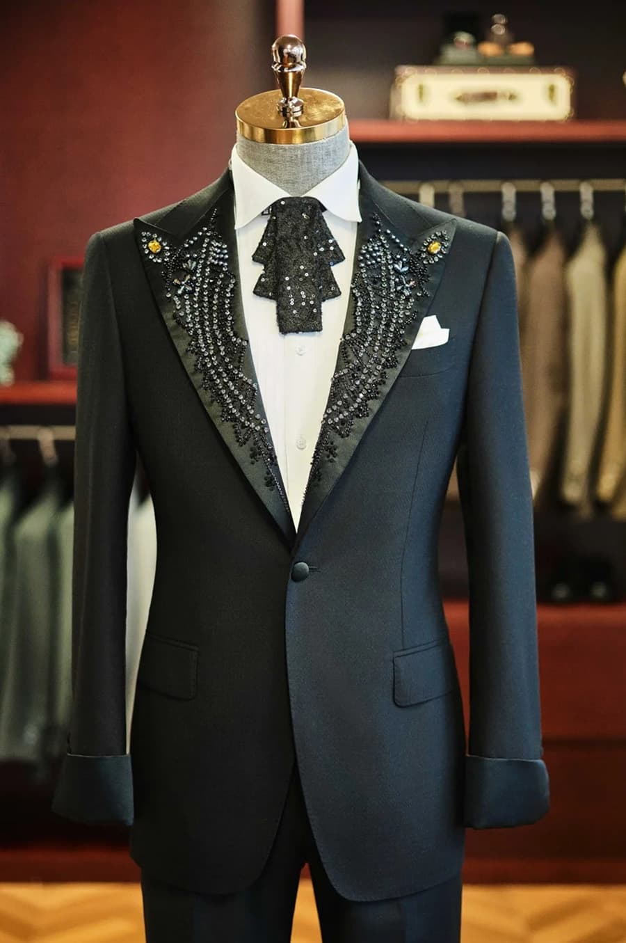 Bộ Vest Đen Sam Thêu 1