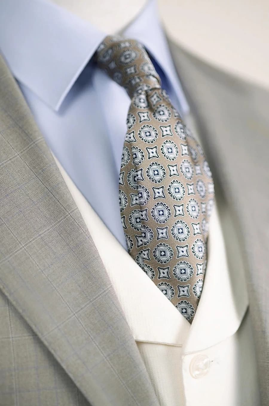 Bộ Vest Xám Ngọc Trai 2