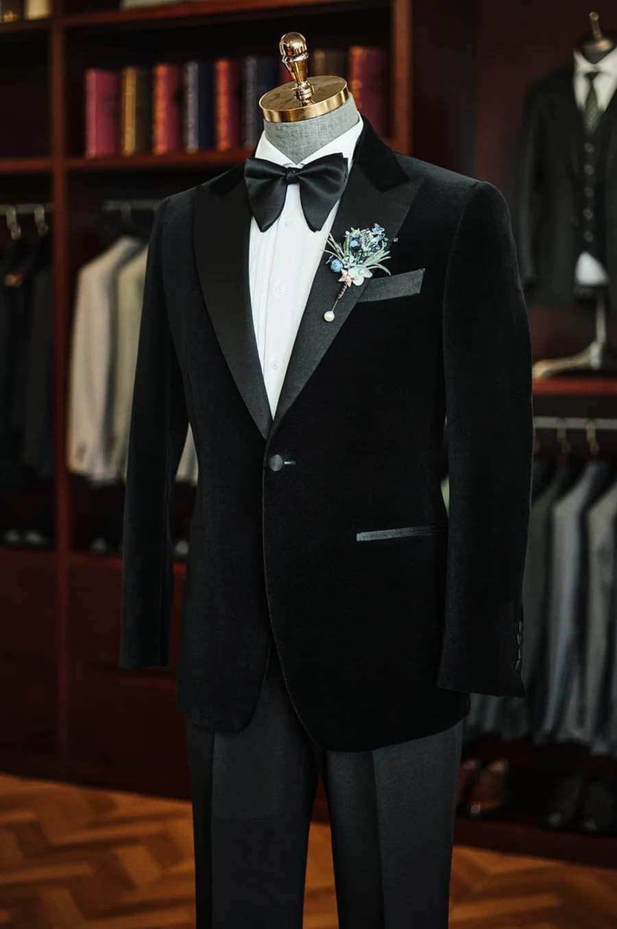 Bộ Vest Đen Nhung Cổ Satin 2