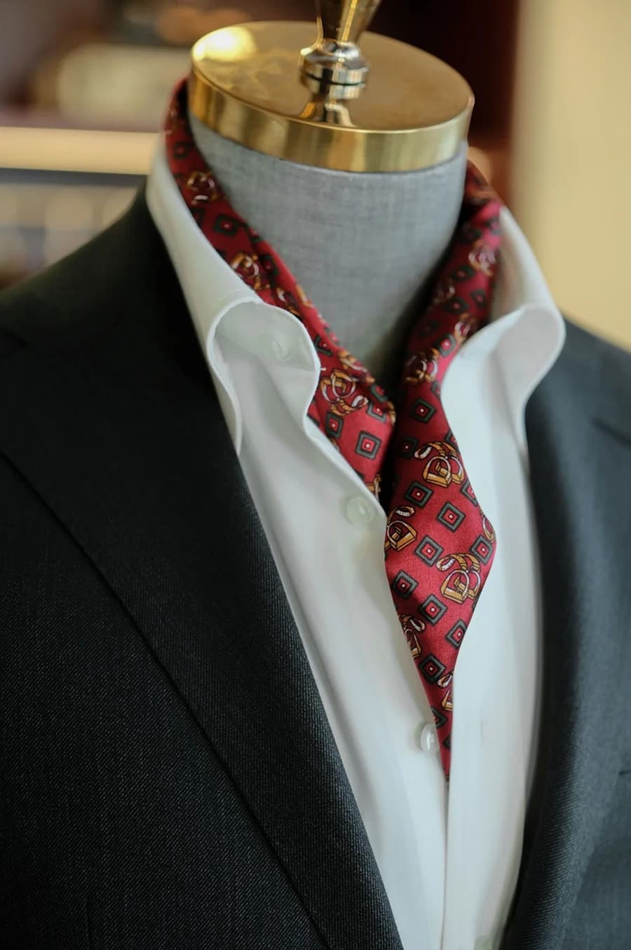 Bộ Vest Xanh Lá Kim Trầm 3