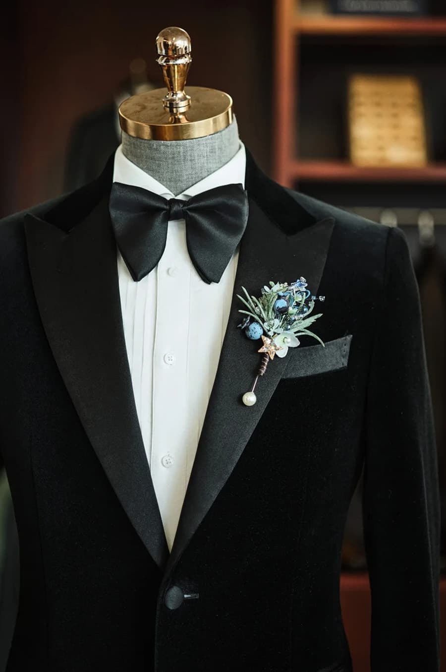 Bộ Vest Đen Nhung Cổ Satin 3