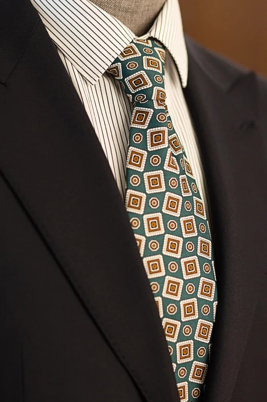 Bộ Vest Đen Than 2 Cúc 4