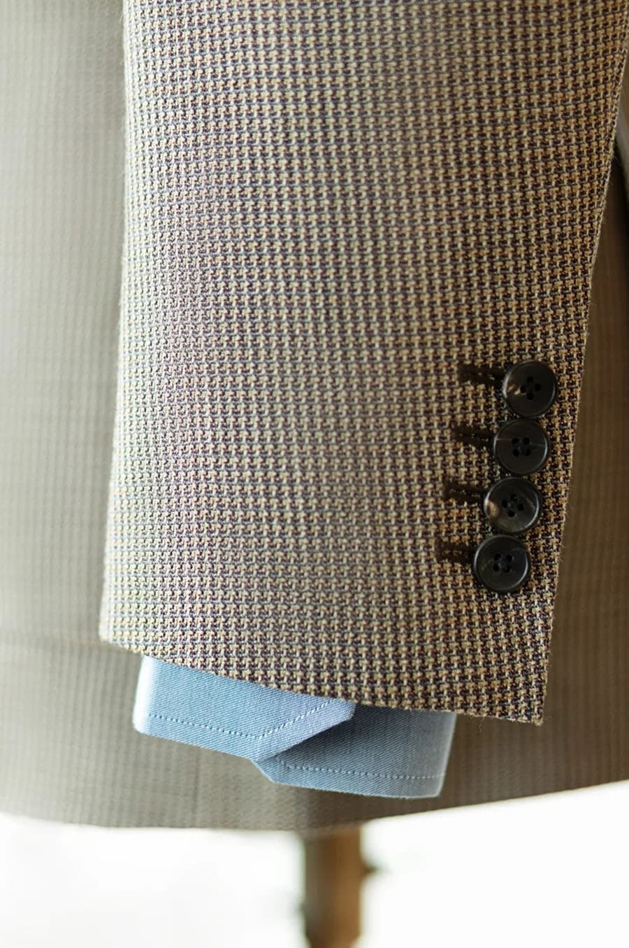 Bộ Vest Nâu Be Vân Nhỏ 4