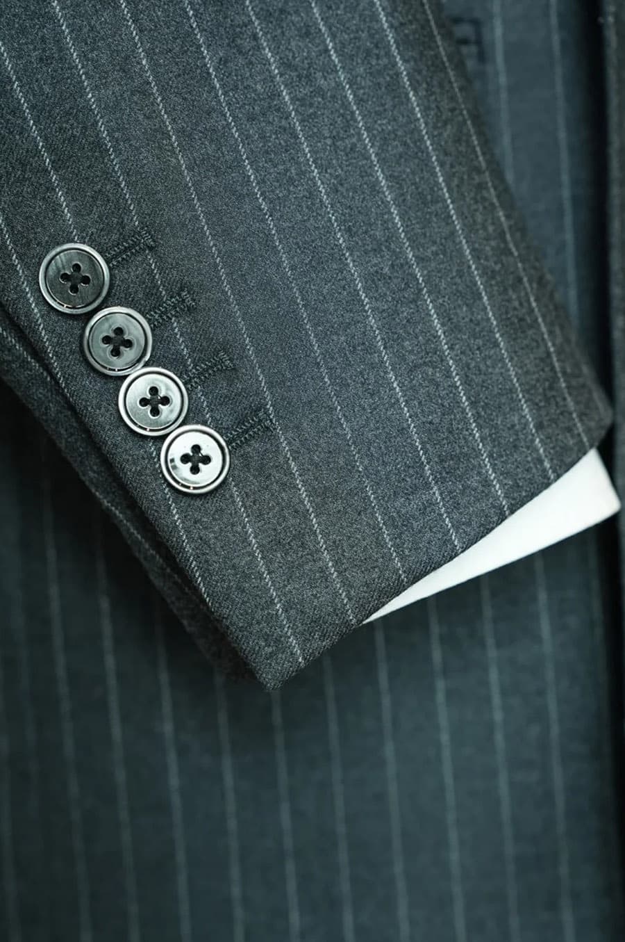 Bộ Vest Rêu Sáng Kẻ Sọc 3