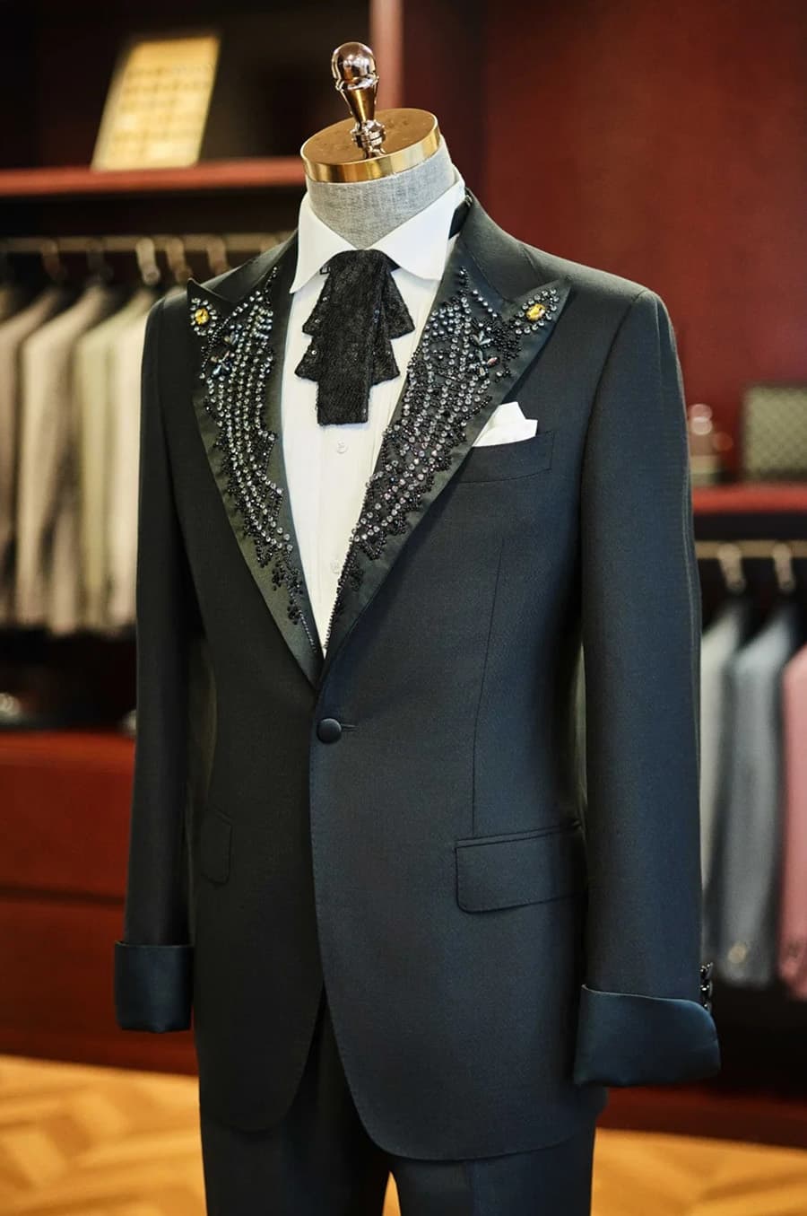 Bộ Vest Đen Sam Thêu 2