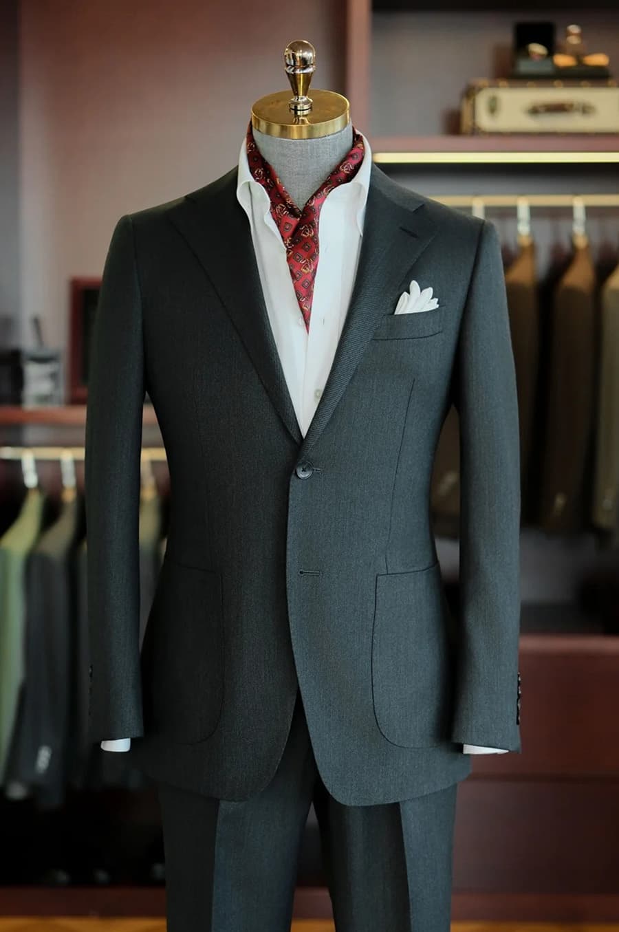 Bộ Vest Xanh Lá Kim Trầm 1