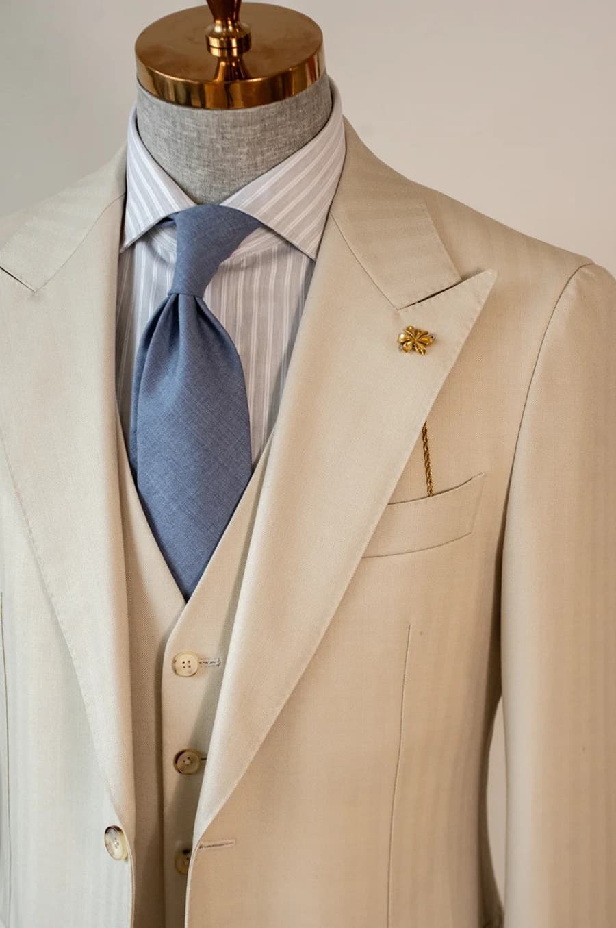 Bộ Vest Trắng Kem 3