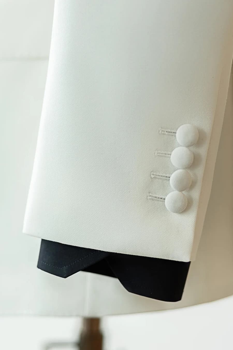 Bộ Vest Kem Sam 6 Cúc 5