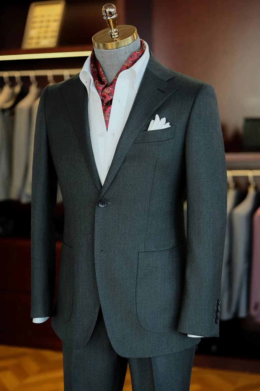 Bộ Vest Xanh Lá Kim Trầm 2