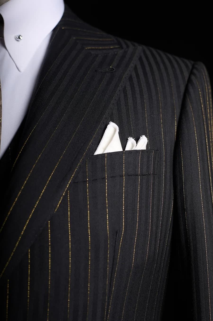 Bộ Vest Đen Sọc Kim 5