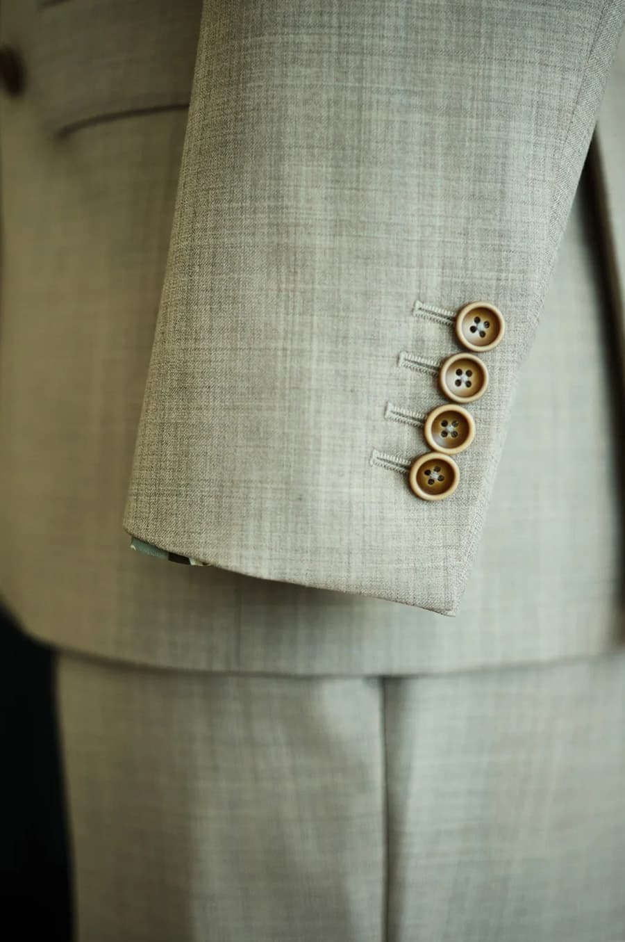 Bộ Vest Be Kẻ Xước 5