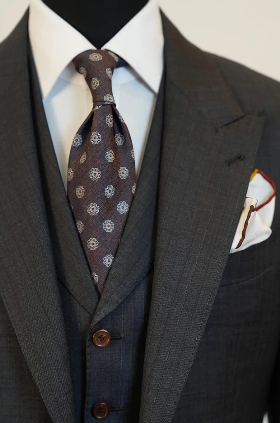 Bộ Vest Xám Đen 2