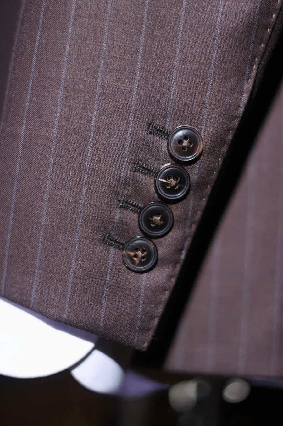 Bộ Vest Đen Bóng Kẻ Sọc 5